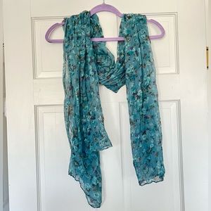 Lovely teal scarf with small flower detail - great condition